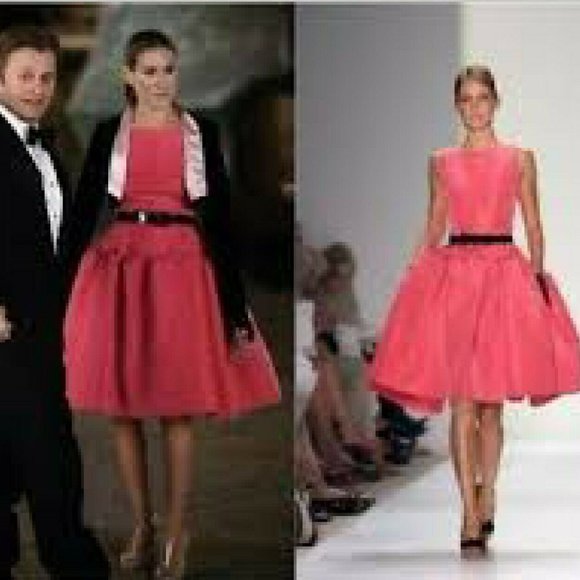 °$5,000 OSCAR DE LA RENTA ICONIC STUNNING WHITE FLORAL PLEAD SILK RUNW DRESS S - Picture 14 of 15